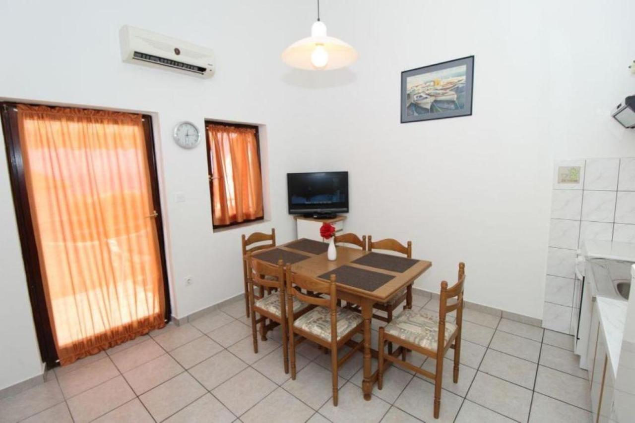 Apartments Besedic マンドレ エクステリア 写真